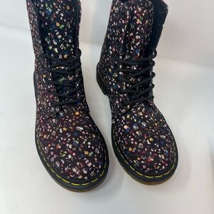 Dr. Marten Women PAGE Black Floral Print Lace Up Boots Shoes  Size 10
